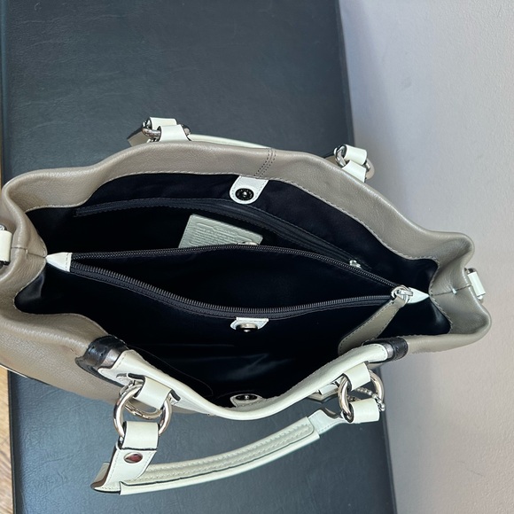 Coach purse - Picture 3 of 7